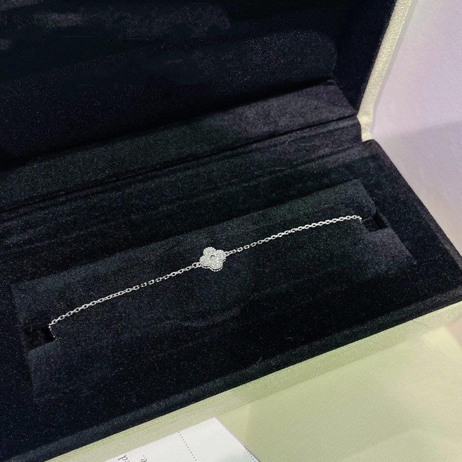 [Plus&Max]CLOVER  SINGLE FLOWER BRACELET SILVER
