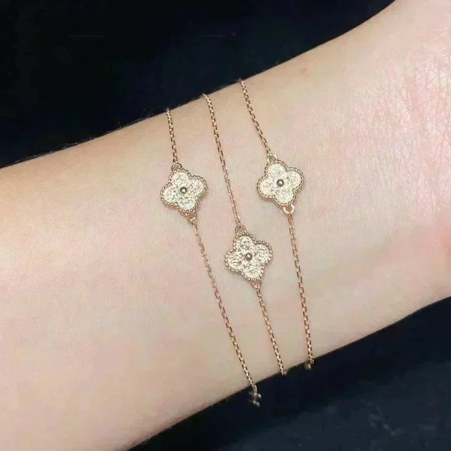 [Plus&Max]CLOVER SINGLE FLOWER BRACELET