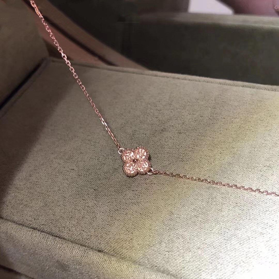 [Plus&Max]CLOVER SINGLE FLOWER BRACELET