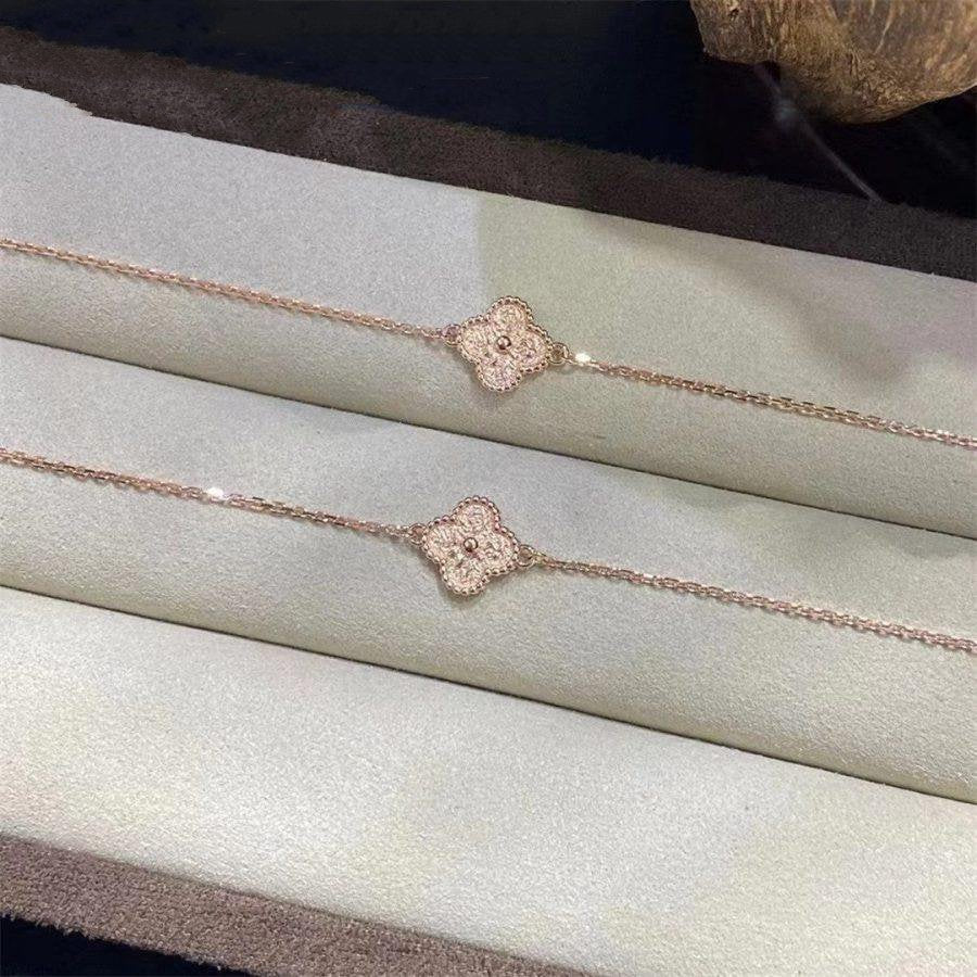 [Plus&Max]CLOVER SINGLE FLOWER BRACELET