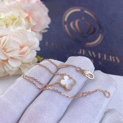 [Plus&Max]CLOVER WHITE MOP SINGLE FLOWER BRACELET