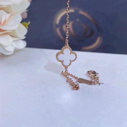 [Plus&Max]CLOVER WHITE MOP SINGLE FLOWER BRACELET