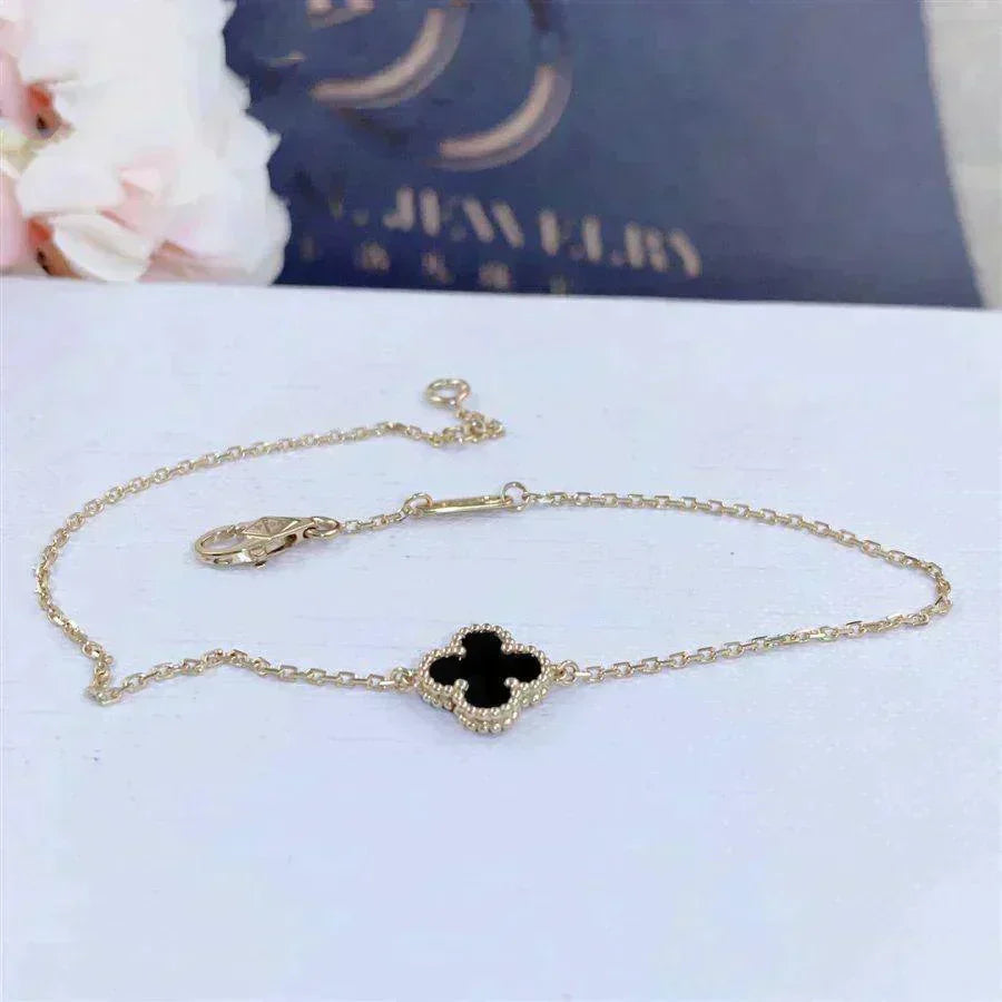 [Plus&Max]CLOVER ONYX SINGLE FLOWER BRACELET