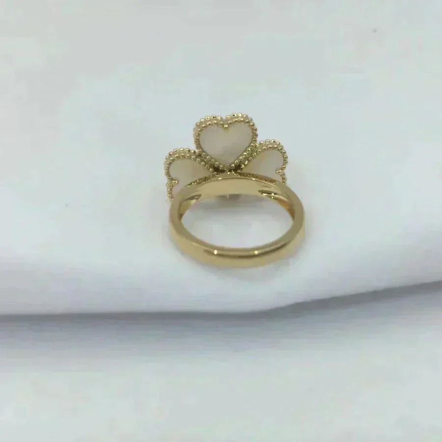 [Plus&Max]SWEET CLOVER WHITE MOP RING