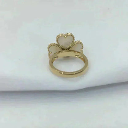 [Plus&Max]SWEET CLOVER WHITE MOP RING