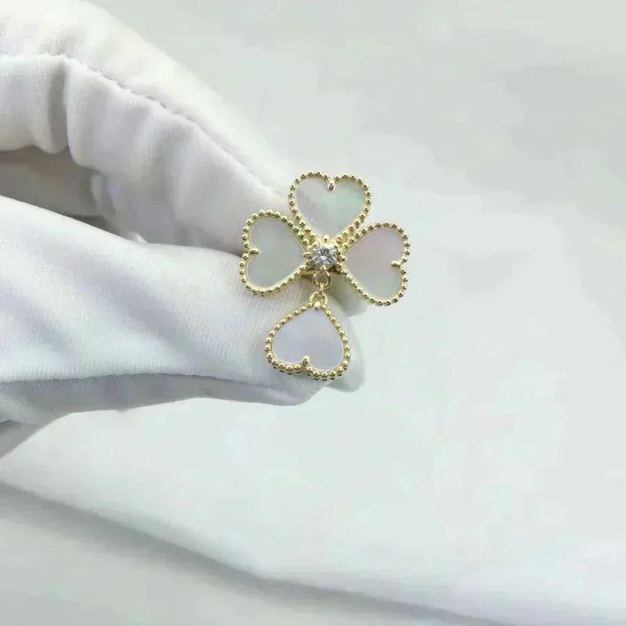 [Plus&Max]SWEET CLOVER WHITE MOP RING