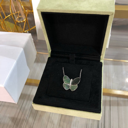 [Plus&Max]LARGE BUTTERFLY SILVER PENDANT DIAMOND NECKLACE