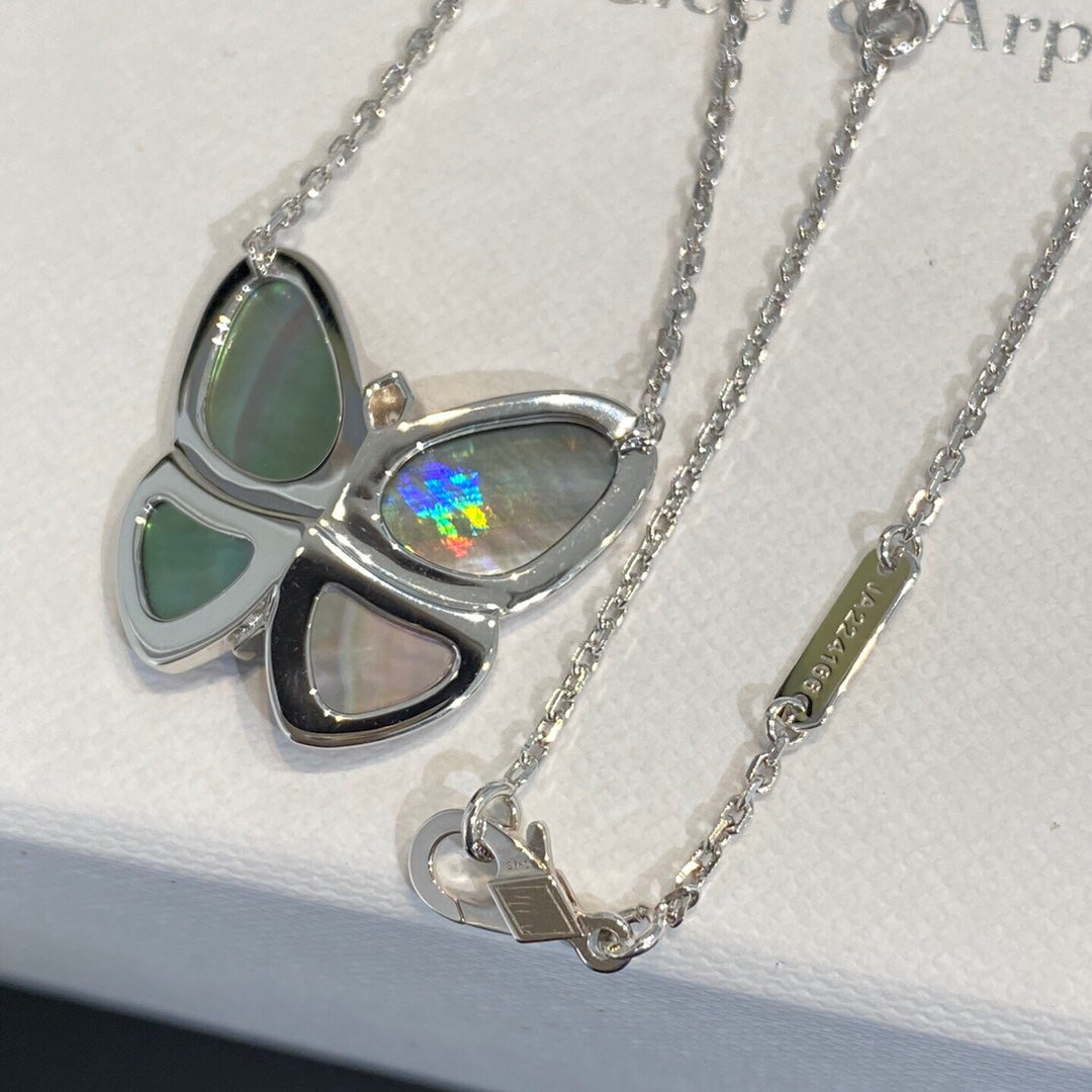 [Plus&Max]LARGE BUTTERFLY SILVER PENDANT DIAMOND NECKLACE