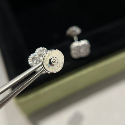 [Plus&Max]CLOVER MINI DIAMOND STUD EARRINGS