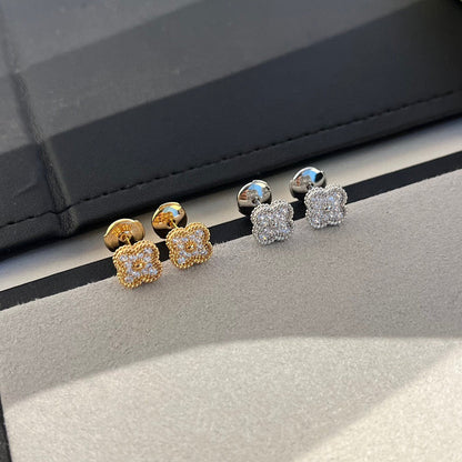 [Plus&Max]CLOVER MINI DIAMOND STUD EARRINGS