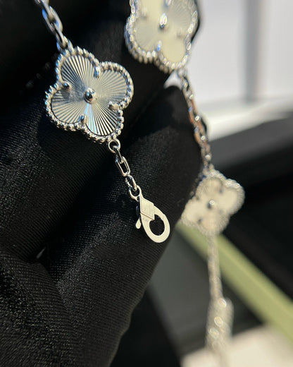 [Plus&Max]LUCKY CLOVER 5-MOTIF BRACELET - LASER COLLECTION