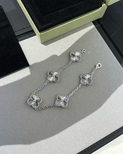 [Plus&Max]LUCKY CLOVER 5-MOTIF BRACELET - LASER COLLECTION